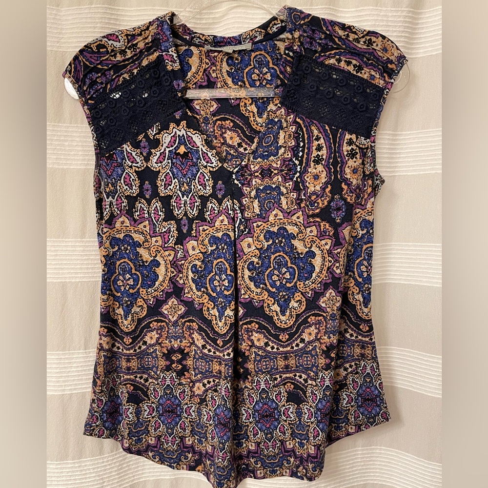 Daniel Rainn paisley top